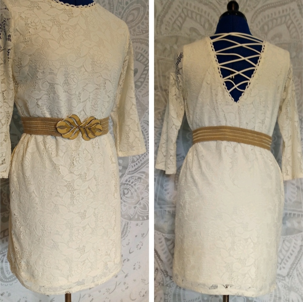 Long-Sleeved lace dress